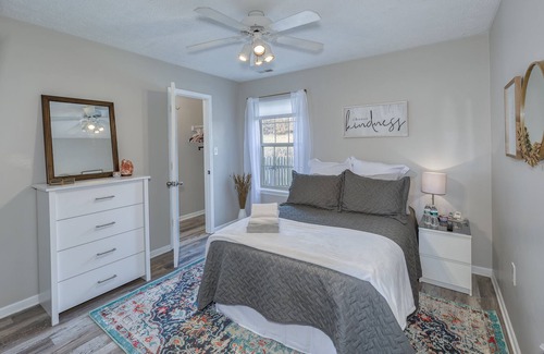 Fishers Casa | Cozy Ranch with fenced in yard and park