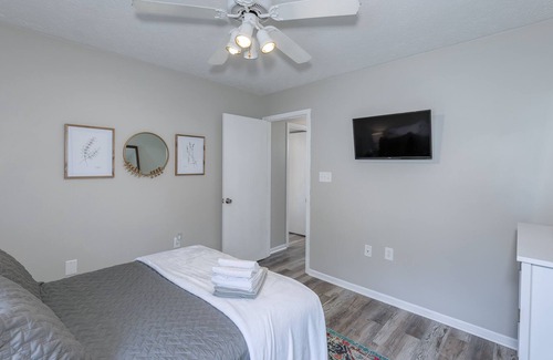Fishers Casa | Cozy Ranch with fenced in yard and park