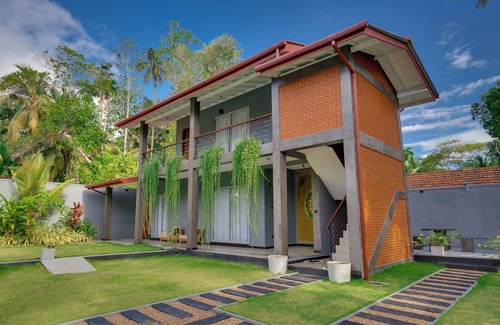 Ahangama Chalet De Esquí | Cozy chalet in charming Ahangama with WiFi, AC Kitchen and Kitchenette
