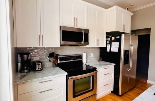 Regional District of Nanaimo Casa | Cozy, Relaxing Family-Sized House/near the ferry, parks, shopping & downtown!