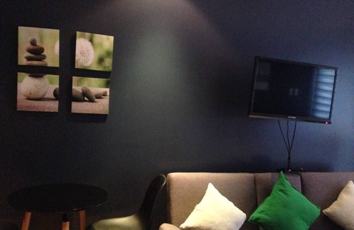 Valenzuela Apartamento | Acogedor estudio relajante corazón de Makati. 54F FASTWI-FI