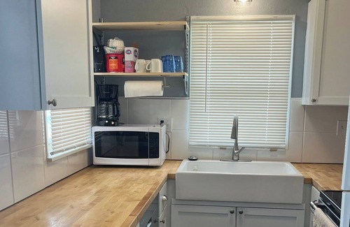 Cedar Rapids Casa | Cozy, Renovated 3bd/1ba House, Near Highway and Hospitals