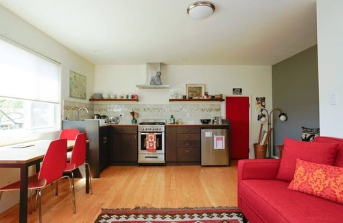 Redwood Heights Apartamento | Cozy Renovated Bay View Apt in Oakland w/ Parking
