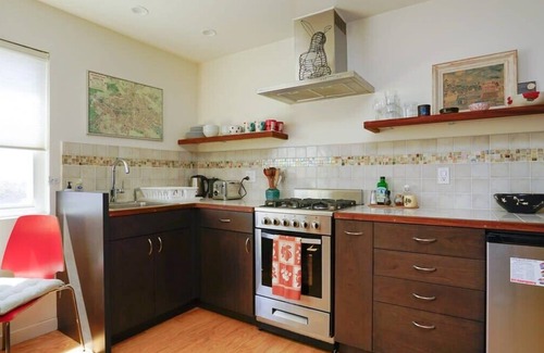 Redwood Heights Apartamento | Cozy Renovated Bay View Apt in Oakland w/ Parking