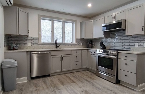 Pittsfield Apartamento | Cozy Renovated with 1 parking space