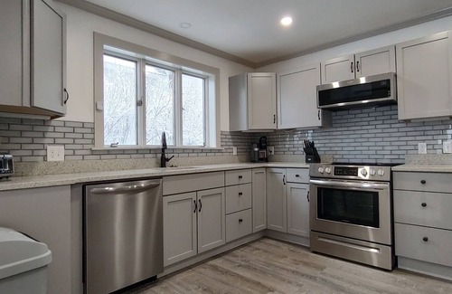 Pittsfield Apartamento | Cozy Renovated with 1 parking space