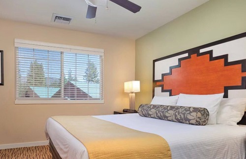 Big Bear Lake Complejo | Cozy resort in charming Big Bear Lake with AC, fitness room, WiFi