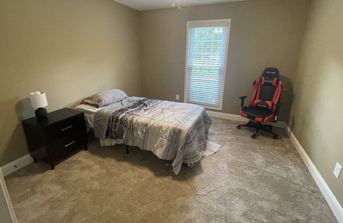 Johns Creek Casa | Cozy Retreat in Alpharetta. Perfect Getaway