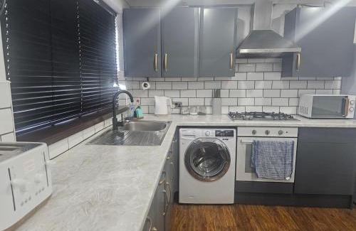 Bridgend Casa | Cozy Retreat in Bridgend with 3 Bedrooms