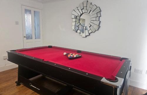 Bridgend Casa | Cozy Retreat in Bridgend with 3 Bedrooms