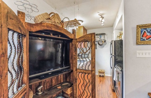 Riverside Condominio | Cozy Retreat in Central East Austin