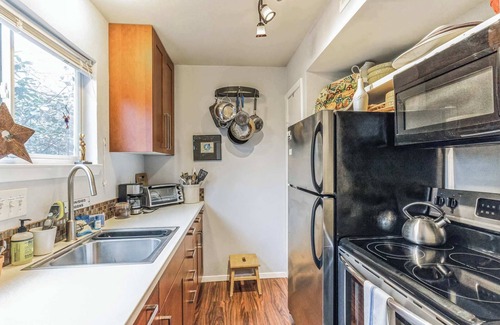 Riverside Condominio | Cozy Retreat in Central East Austin