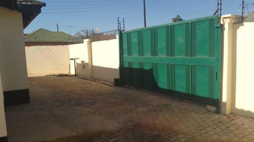 Lusaka Casa | Cozy Retreat in Lusaka -Self Catering Holiday Home