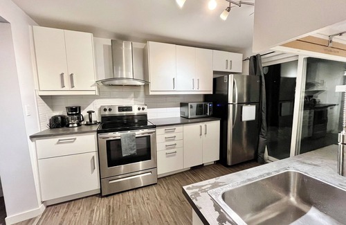 East Kildonan Casa | Cozy retreat in Winnipeg & a variety of great amenities nearby!