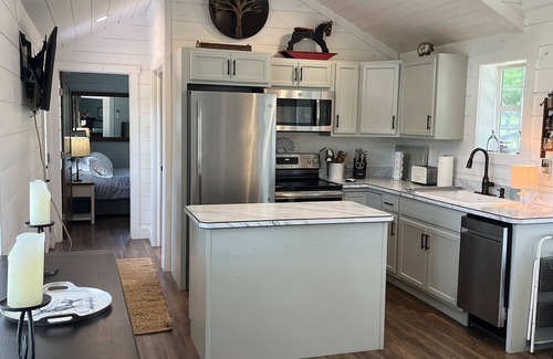 Columbus Cabina | Cozy retreat located in the heart off the TIEC And the blue ridge mountains!