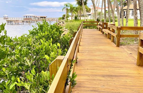 Titusville Casa | Cozy retreat located minutes from beaches, shops and SpaceX.