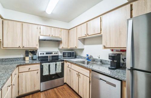 Harlow Apartamento | Cozy Retreat Near Autzen Stadium Fully Furnished