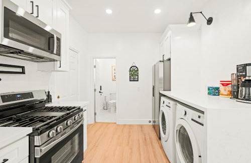 Harbor Casa | Cozy Retreat Near Downtown - Perfect for Families