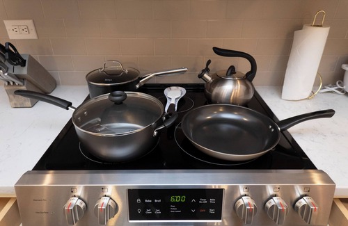 Charlotte Apartamento | Cozy Retreat near Uptown Charlotte with Free Parking & Wi-Fi