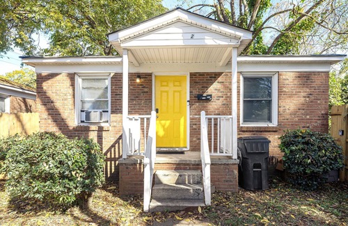 Charlotte Villa | Cozy Retreat near Uptown with Hot Tub