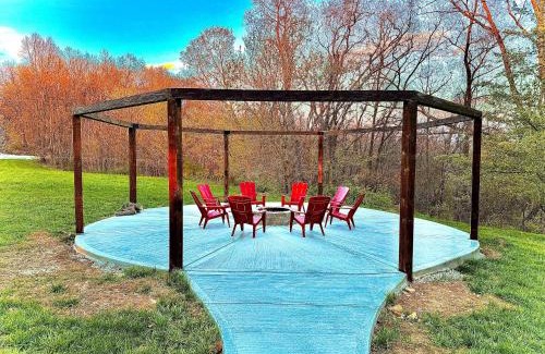 Sugar Grove Casa | Cozy retreat on private estate with Hot Tub