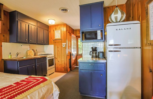 Presque Isle Cabina | Cozy Retreat on South Turtle Lake Updated