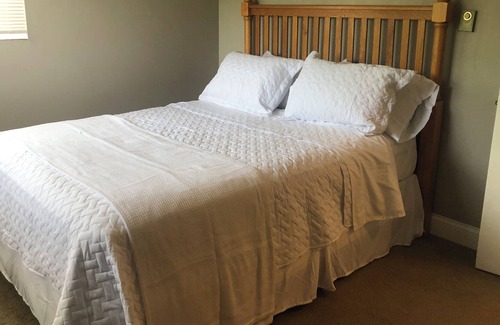 Ottawa Apartamento | Cozy retreat quiet close to downtown 2 bedroom can sleep up to four people