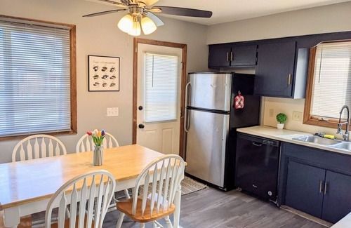Pottawattamie County Apartamento | Cozy Retreat Steps Away from Omaha's Heart