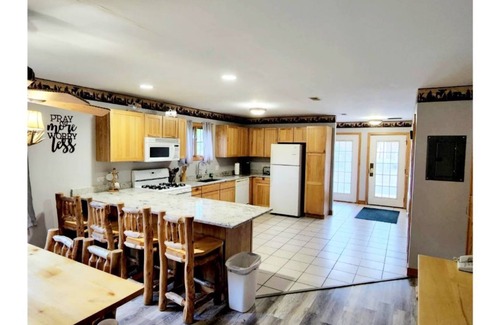 Oglesby Casa | Cozy Retreat. NO COBRO POR LIMPIEZA . CLose to Starved Rock. Close to nature!