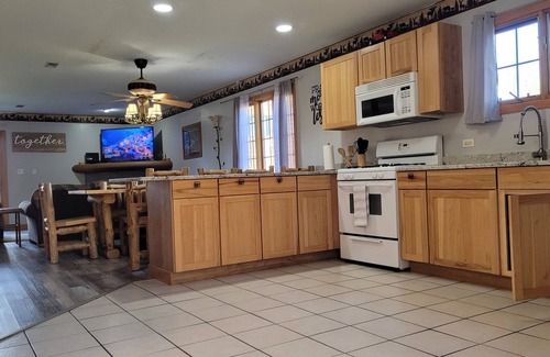 Oglesby Casa | Cozy Retreat. NO COBRO POR LIMPIEZA . CLose to Starved Rock. Close to nature!