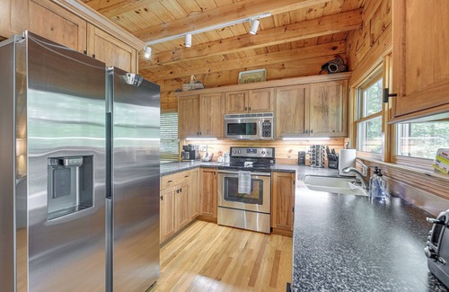 The Mountain Club Cabina | Cozy Retreat w/ Deck & Sapphire Resort Access!