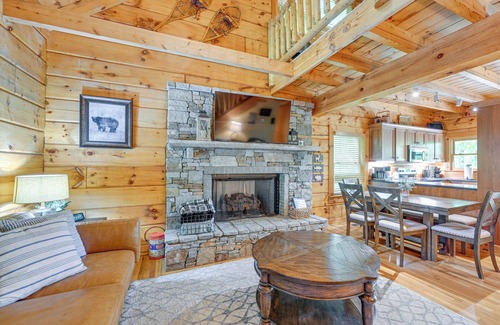 The Mountain Club Cabina | Cozy Retreat w/ Deck & Sapphire Resort Access!