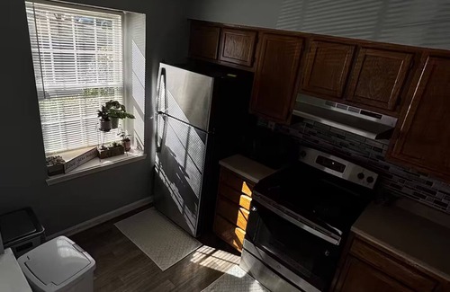University Place Casa | Cozy Retreat w/ LED & Balcony
