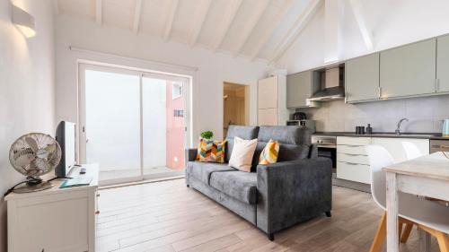 Eugaria Apartamento | Cozy Retreat with Patio Near Sintra by LovelyStay