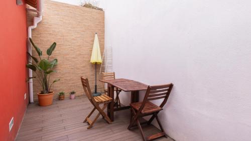 Eugaria Apartamento | Cozy Retreat with Patio Near Sintra by LovelyStay