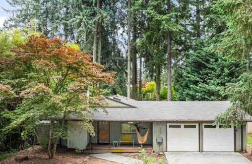 Oak Grove Casa | Cozy River Forest Retreat