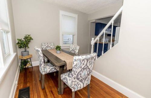 Covington Casa | Cozy Riverfront Bungalow with Stunning Views