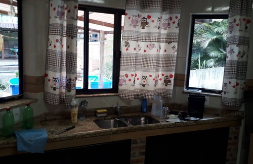 Guapimirim Casa | Cozy Riverside House in Guapimirim in Condominium