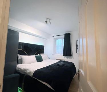 Woolwich Riverside Apartamento | Cozy Riverside 2BR Apt sleeps 4 Woolwich Greater LDN Fast WiFI & Free Parking