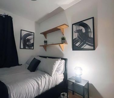 Woolwich Riverside Apartamento | Cozy Riverside 2BR Apt sleeps 4 Woolwich Greater LDN Fast WiFI & Free Parking