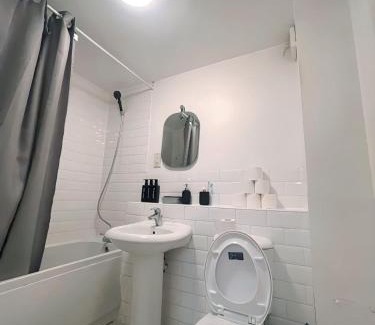 Woolwich Riverside Apartamento | Cozy Riverside 2BR Apt sleeps 4 Woolwich Greater LDN Fast WiFI & Free Parking