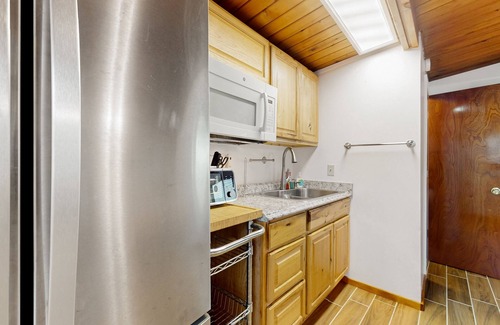Mount Vernon Apartamento | Cozy riverside cabin with kitchenette & laundry facilities - dog-friendly