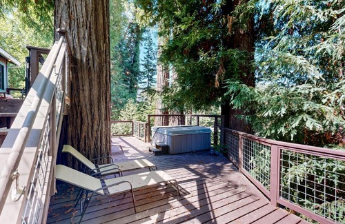 Forestville Casa | Cozy Riverview Cabin