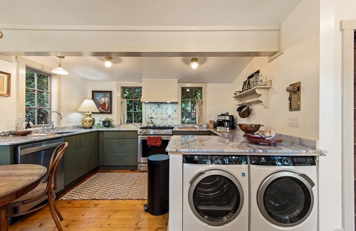 Duncans Mills Cabina | Cozy Riverview Cottage Retreat - walk to hiking trails & downtown Duncans Mills