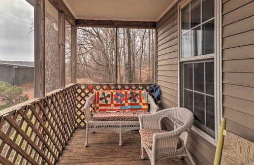 Calverton Cabaña | NUEVO-Rixeyville Cottage w / Deck & Overnight Stabling
