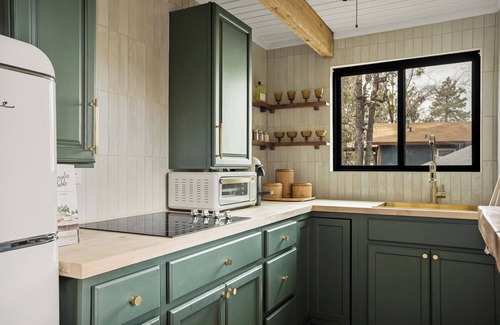 Arrowbear Lake Chalet De Esquí | Cozy Romantic A-Frame w/ Stunning Views Fireplace