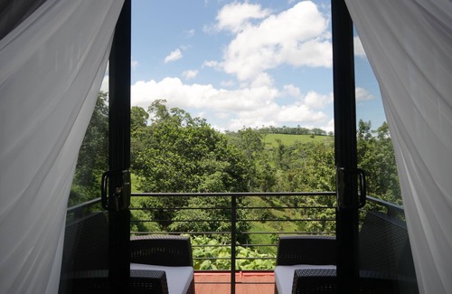 Monterrey Cabina | Cozy romantic cabin with jacuzzi near La Fortuna and Arenal Volcano, Costa Rica