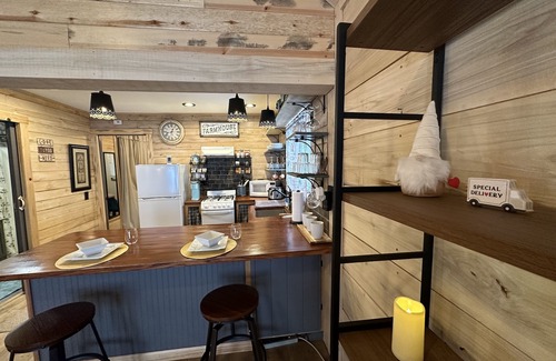 Knik-Fairview Cabina | Cozy Romantic Getaway Cabin