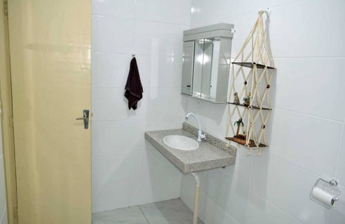 Ipiranga Casa | Cozy room, with TV access to over 400 channels from around the world. Nice place