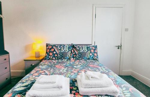 Forest Fields Apartamento | Cozy Room at The Burford Hideaway